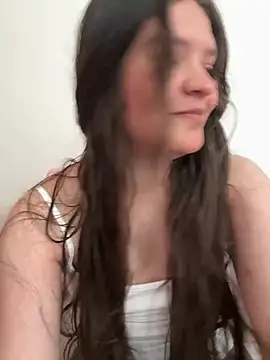 Emilyybennet  online show from May 24, 2026, 7:25 pm