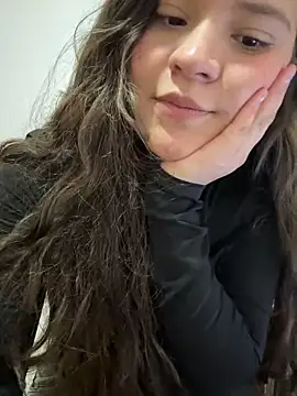 Emilyybennet  online show from April 23, 2026, 10:55 pm