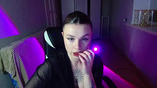 AngelicaHollywood online show from February 20, 2026, 10:33 pm