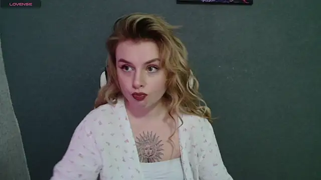 AngelicaHollywood online show from November 6, 2025, 8:24 pm