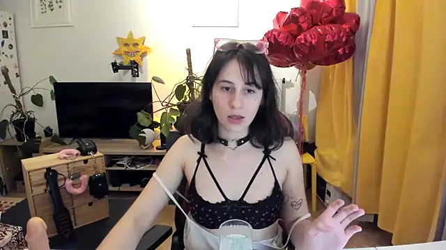 nikee7x7 online show from March 12, 2026, 6:12 pm