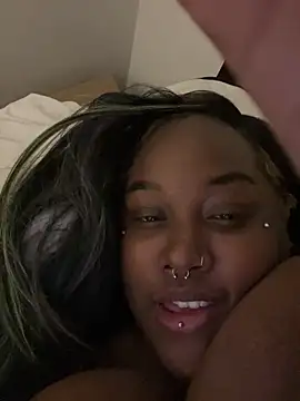 Snapshot of Cocomamii1 chatting on February 19, 2026, 4:09 am Cocomamii1 online show from February 19, 2026, 4:09 am