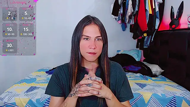 Snapshot of Azley_sweet chatting on July 4, 2026, 1:15 pm Azley sweet online show from July 4, 2026, 1:15 pm