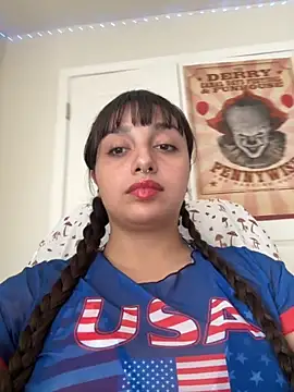 CharmingMaddie online show from September 30, 2025, 3:18 pm