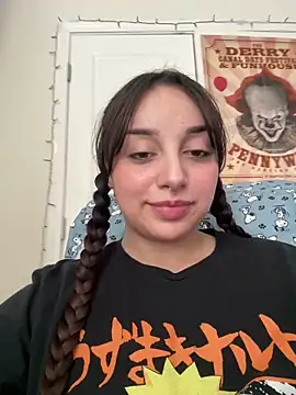 CharmingMaddie online show from February 11, 2026, 5:24 pm