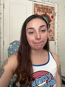 CharmingMaddie online show from April 17, 2026, 3:15 pm