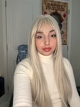 CharmingMaddie online show from December 2, 2025, 6:42 pm