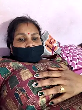 Love-pari077 online show from February 5, 2026, 2:35 pm