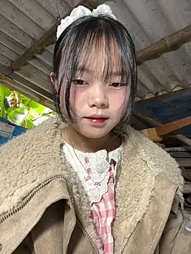 Snapshot of AdamLazis chatting on January 17, 2026, 12:37 am AdamLazis online show from January 17, 2026, 12:37 am