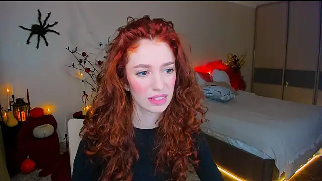 ChristinaConteeree online show from October 24, 2025, 1:21 pm