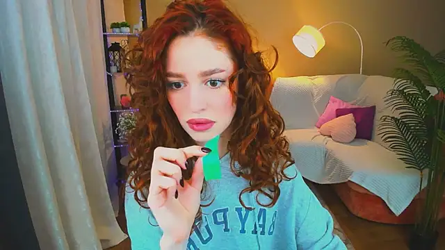 ChristinaConteeree online show from November 17, 2025, 7:18 pm