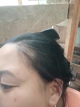 Snapshot of Love-Ly99 chatting on October 15, 2025, 4:33 am Love-Ly99 online show from October 15, 2025, 4:33 am