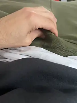 Frankieyyy1 online show from October 2, 2025, 1:03 pm