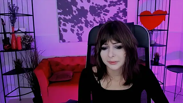 CrystallBloom online show from October 8, 2025, 1:40 am