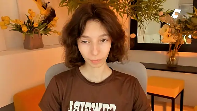 EmmanuellBrown online show from November 14, 2025, 12:09 pm