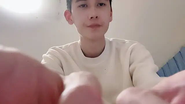 xiaojie2563 online show from February 25, 2026, 11:43 am