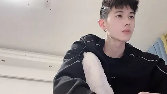 xiaojie2563 online show from March 16, 2026, 3:37 pm