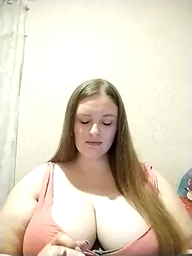 Snapshot of Sophia_BigBoobss_1 chatting on February 15, 2026, 3:33 pm Sophia BigBoobss 1 online show from February 15, 2026, 3:33 pm