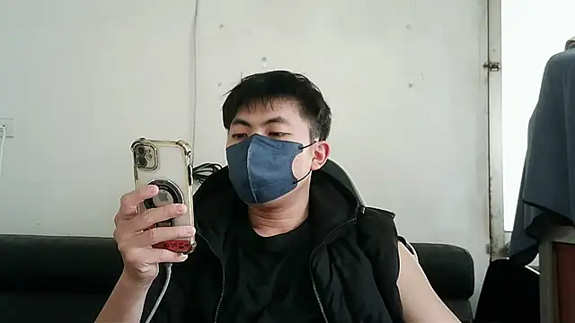 Snapshot of bigbb101011 chatting on January 11, 2026, 5:36 am bigbb101011 online show from January 11, 2026, 5:36 am