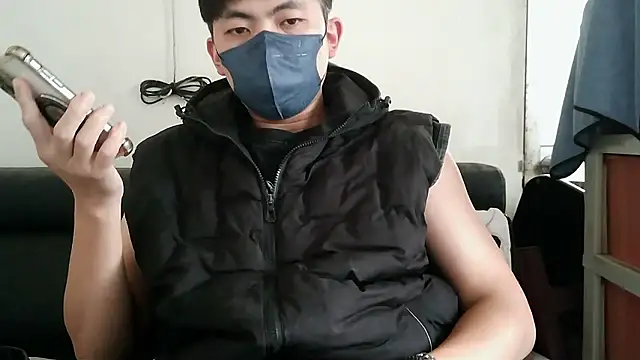 Snapshot of bigbb101011 chatting on January 10, 2026, 5:36 am bigbb101011 online show from January 10, 2026, 5:36 am