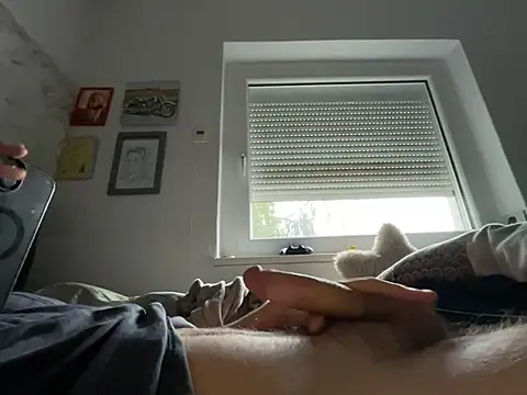 xmilolivex online show from February 14, 2026, 8:47 am