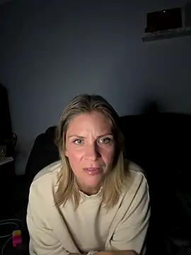 Snapshot of Lexi-Lux-X chatting on September 21, 2025, 1:44 am Lexi-Lux-X online show from September 21, 2025, 1:44 am