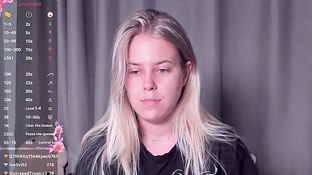 AngelAnty online show from September 13, 2025, 3:56 pm