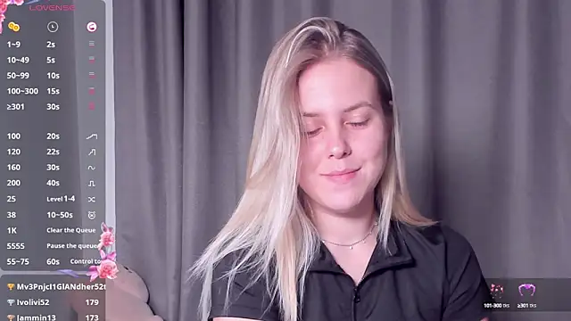 AngelAnty online show from October 3, 2025, 3:02 pm