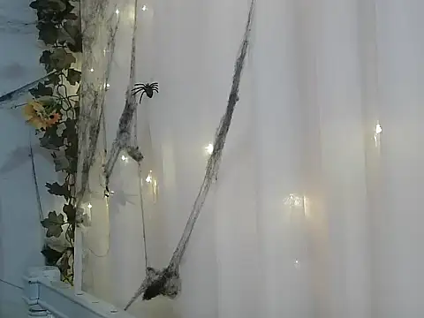 angelainparis28 online show from October 27, 2025, 6:03 am