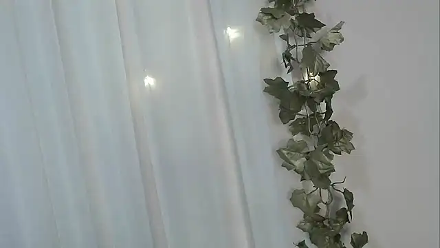 angelainparis28 online show from November 11, 2025, 6:30 am