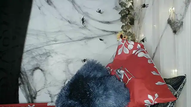 angelainparis28 online show from October 13, 2025, 5:20 am