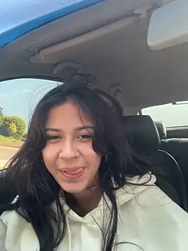 lynn9000 online show from November 14, 2025, 1:26 pm