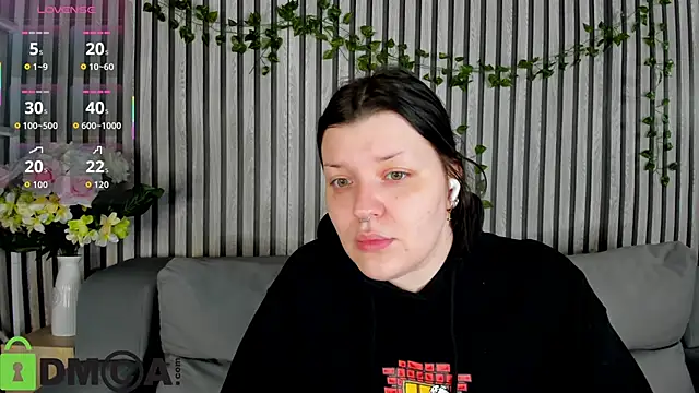 Michele Greenn online show from November 16, 2025, 1:10 am