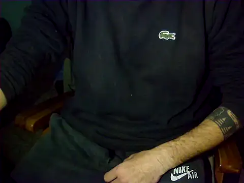 CesarLeyess online show from July 8, 2026, 12:24 am