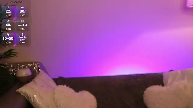 Snapshot of NovaHollisx chatting on October 6, 2025, 5:52 am NovaHollisx online show from October 6, 2025, 5:52 am