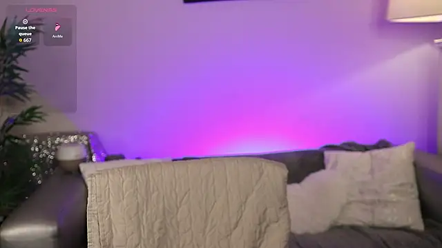 Snapshot of NovaHollisx chatting on October 29, 2025, 6:23 am NovaHollisx online show from October 29, 2025, 6:23 am