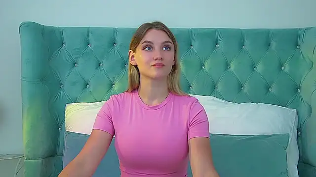 StacyEvances online show from July 12, 2026, 6:31 pm