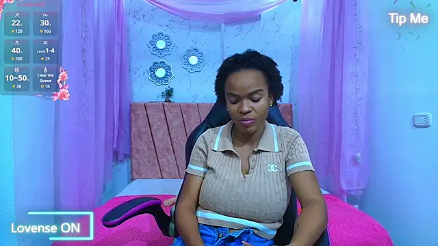 Snapshot of mia__thomson_ chatting on May 17, 2026, 12:43 am mia thomson online show from May 17, 2026, 12:43 am
