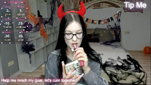 AlicaMoons online show from October 24, 2025, 11:53 am