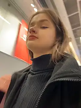 KittyQueeny online show from October 24, 2025, 7:18 am