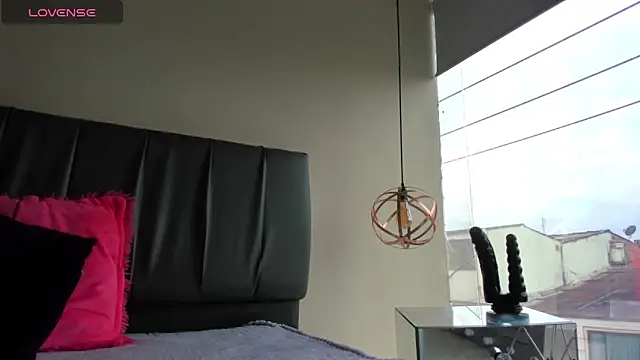 iisabella noa online show from March 19, 2026, 12:27 pm