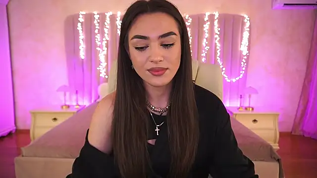 EricaSin online show from April 10, 2026, 1:18 pm