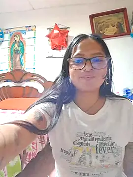 Snapshot of LunaHot_777 chatting on December 23, 2025, 2:44 am LunaHot 777 online show from December 23, 2025, 2:44 am