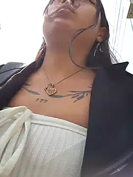 Snapshot of LunaHot_777 chatting on December 16, 2025, 6:34 pm LunaHot 777 online show from December 16, 2025, 6:34 pm