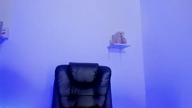 Cooperrosscute233 online show from October 5, 2025, 12:01 am