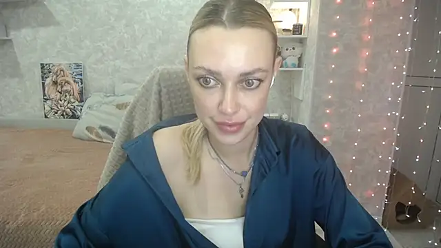 NickyAdamidi online show from October 19, 2025, 3:15 pm