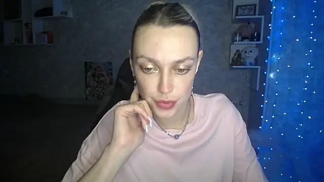 NickyAdamidi online show from November 28, 2025, 5:24 pm