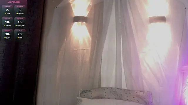 Snapshot of helenasaenz chatting on September 10, 2025, 12:37 pm helenasaenz online show from September 10, 2025, 12:37 pm