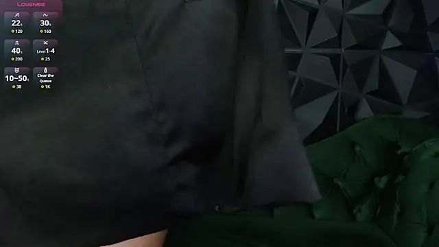 Snapshot of helenasaenz chatting on November 8, 2025, 12:31 pm helenasaenz online show from November 8, 2025, 12:31 pm