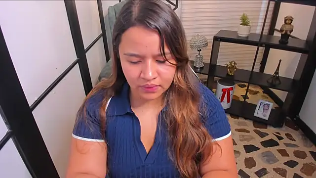 ElaBourn  online show from December 18, 2025, 2:10 pm